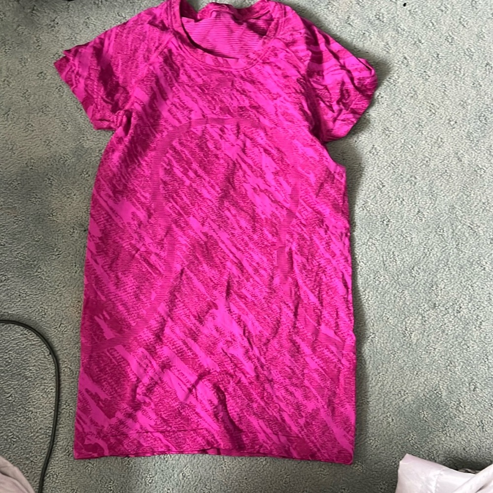 Lululemon swiftly hot pink 6